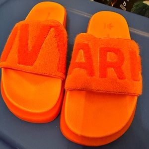 Ivy Park Slides. Orange
